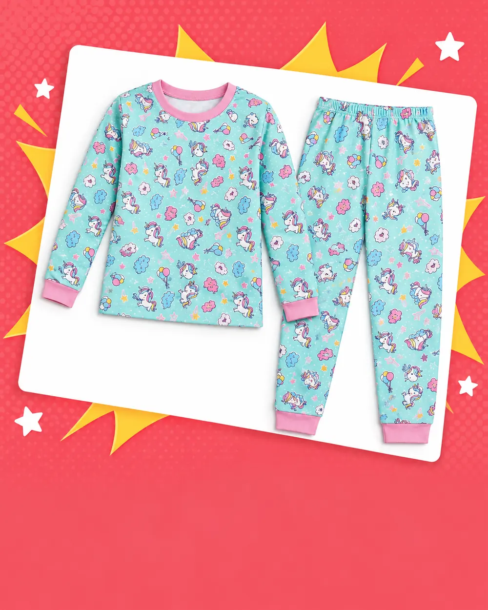 Pijama de niña con unicornios en un marco blanco sobre fondo coral.